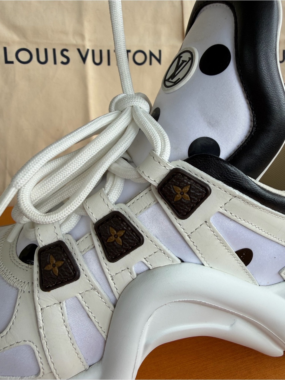 Louis Vuitton Archlight Polka Dot White and Black Chunky Runner Sneakers - Picture 14 of 16